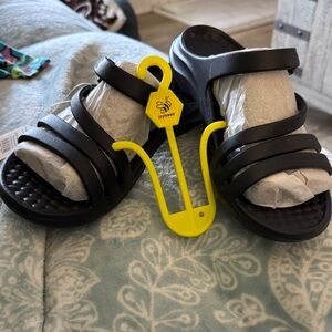 Joybees Women's Black Sandals